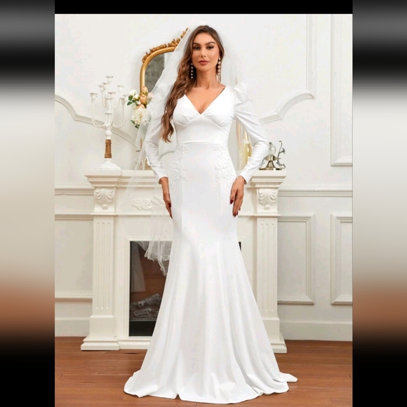 SHEIN Belle Solid V-neck Mermaid Hem Wedding Dress - Picture 1 of 16